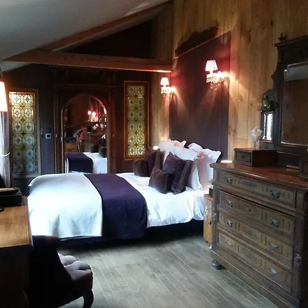 La Maison De Bed & Breakfast