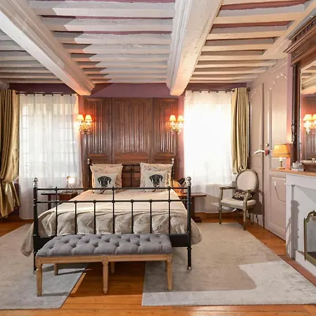 La Maison De Bed & Breakfast *