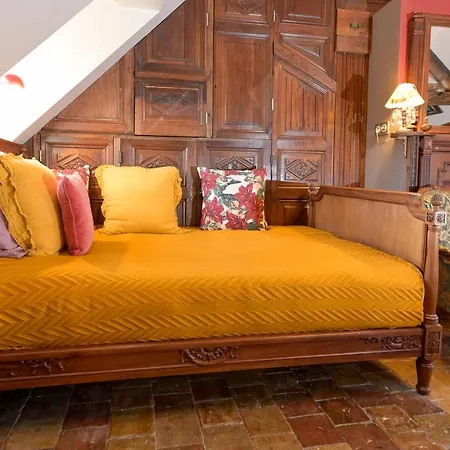 La Maison De Bed & Breakfast